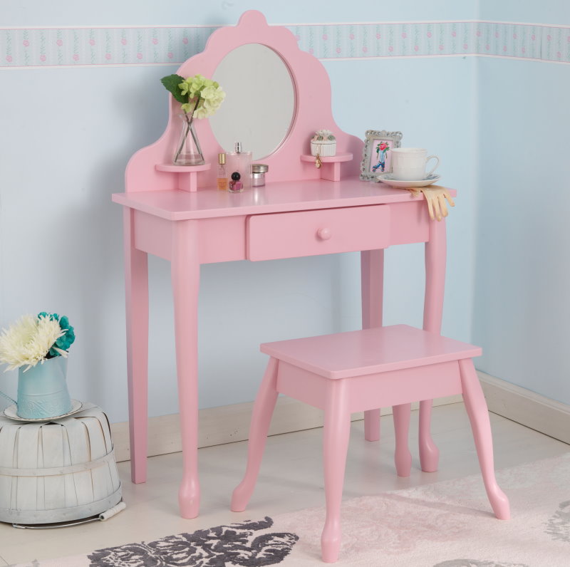 โต๊ะเล็กพร้อมเก้าอี้สูง