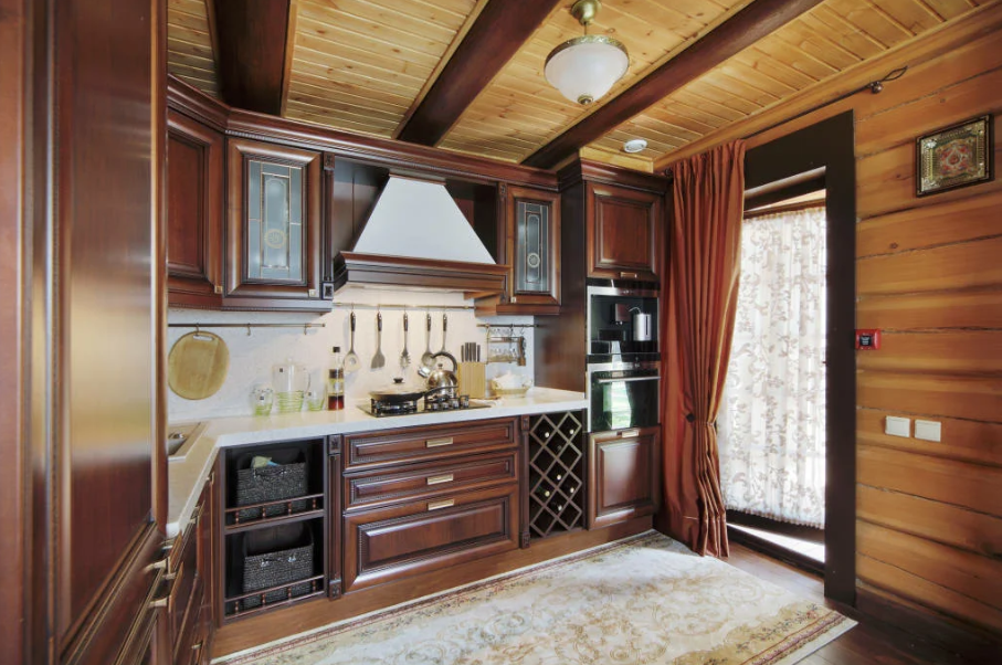 doublure dans le style classique de la cuisine