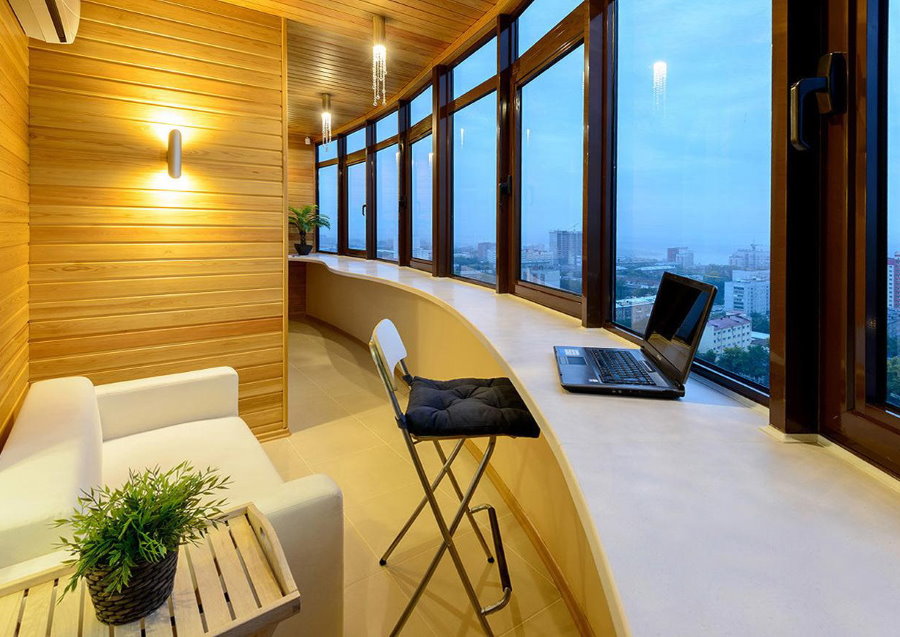 Coin de repos sur le balcon vitré