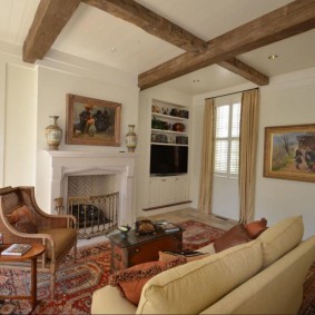 Les murs en plâtre à l'intérieur de la maison de campagne