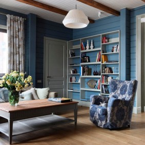 Bibliothèque dans le salon