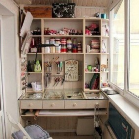 Home workshop op een geïsoleerd balkon