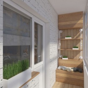 Lichte muren van het bewoonde balkon