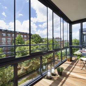 Openslaande deuren op aluminium frame