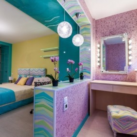 Décoration murale du balcon avec du plâtre décoratif