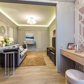 Table console sur la loggia du salon