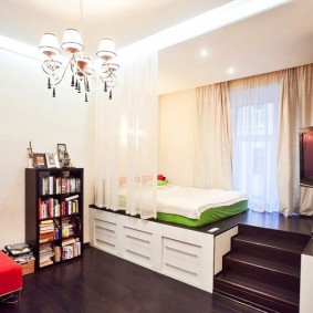 Podium haut à l'intérieur odnushki