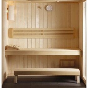 Garniture en bois pour un petit hammam