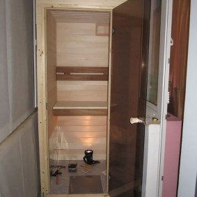 Porte en verre teinté