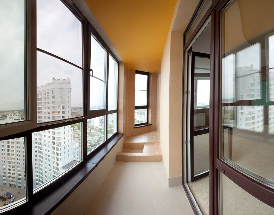 Pháp kính của một loggia dài