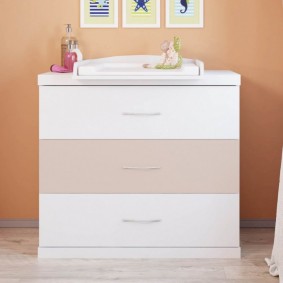 commode pour des idées de décoration de chambre d'enfants