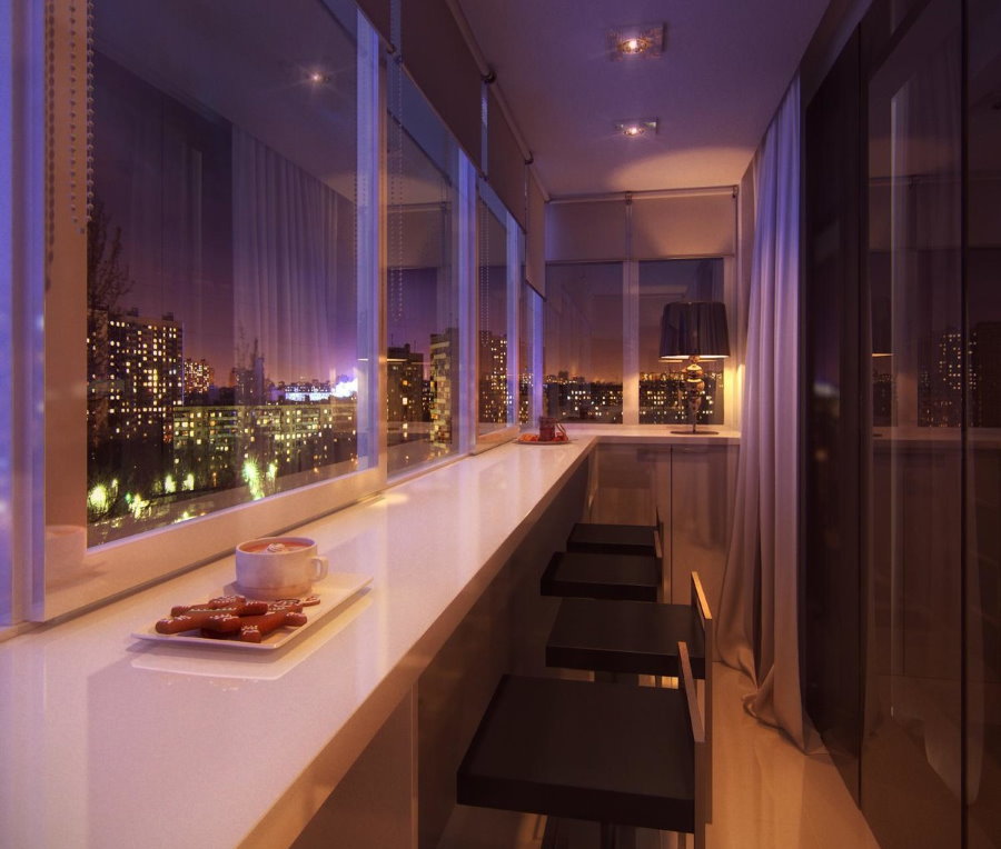 Comfortabele zithoek op een glazen balkon