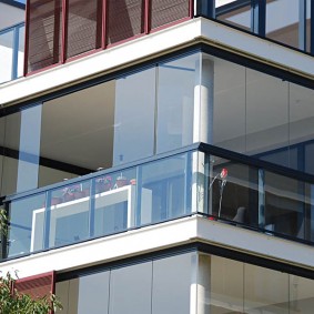 กระจกระเบียงและแนวคิดการออกแบบ loggias