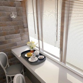 กระจกระเบียงและตัวเลือกภาพถ่าย loggias