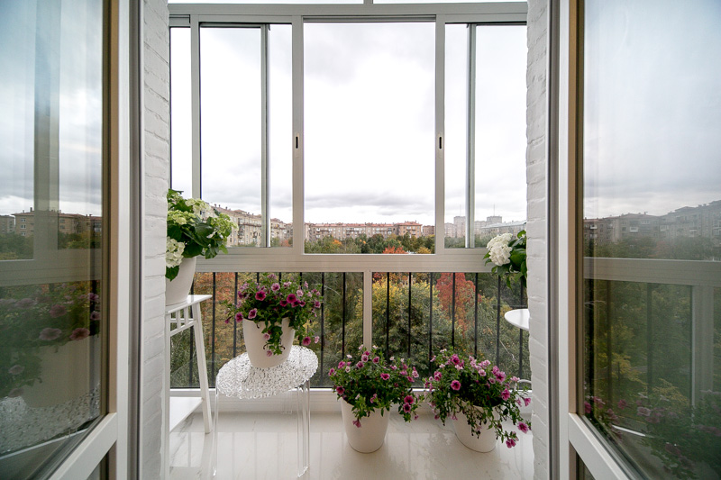 กระจกระเบียง