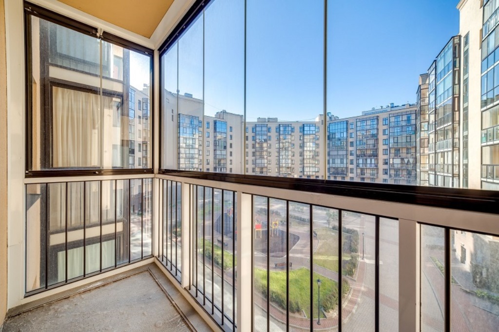 ภาพพาโนรามาที่ระเบียงกระจก