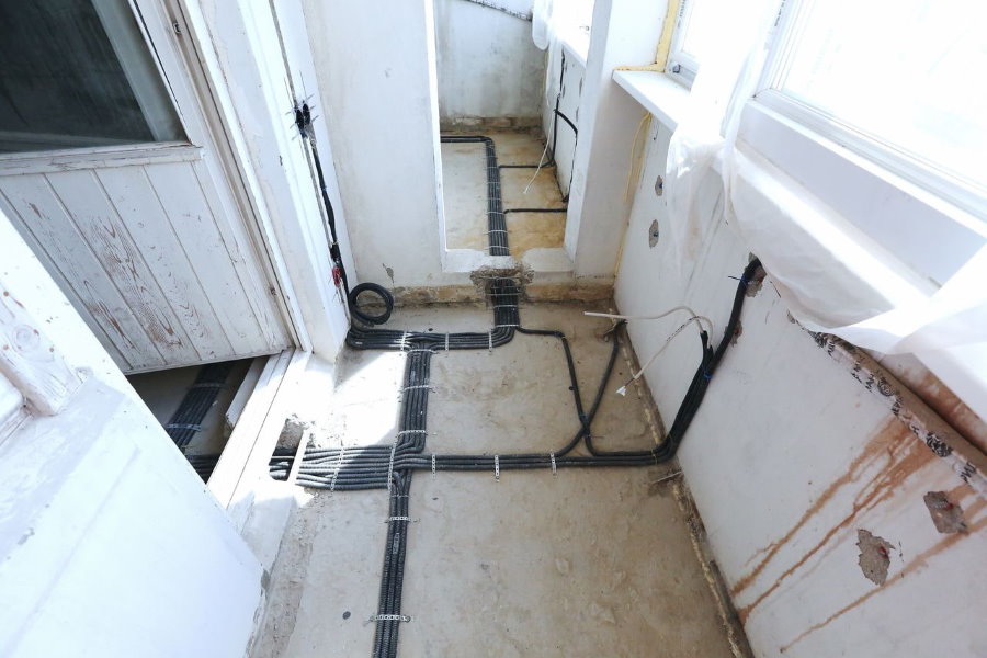 Câblage avant de connecter le balcon à la chambre