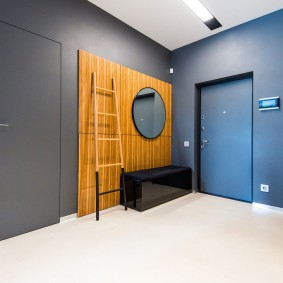 pintu kelabu dalam pilihan idea apartmen