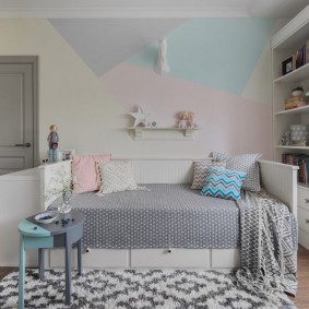 pintu kelabu dalam jenis apartmen gambar