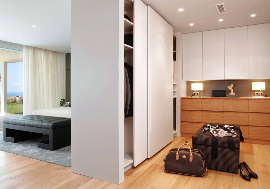 Dulap cu usi glisante