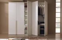 armoire dans le couloir