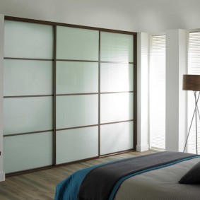 armoire pour un intérieur de chambre