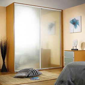 armoire pour une chambre idées d'intérieur