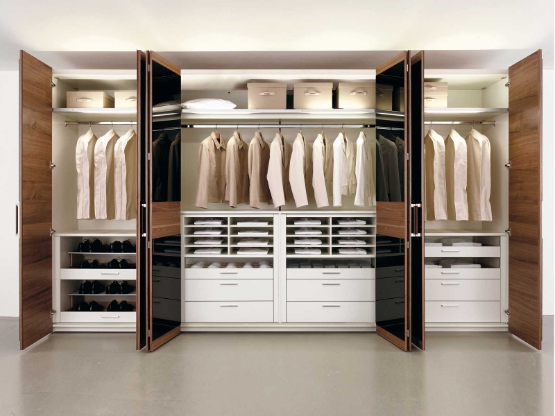 intérieur de l'armoire